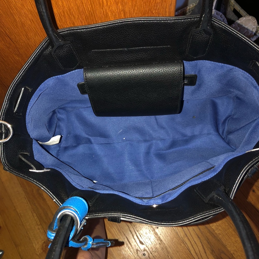Handbag - Picture 2 of 5